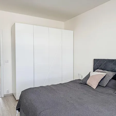 Elegant Two-bedroom For 6 By Interhome Apartament *
