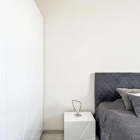 Apartmán Elegant Two-bedroom For 6 By Interhome Praha