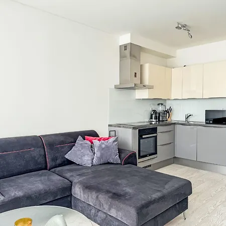 Elegant Two-bedroom For 6 By Interhome
