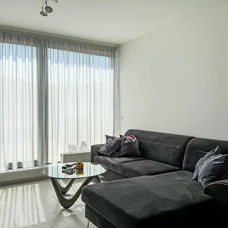 Elegant Two-bedroom For 6 By Interhome * Praha